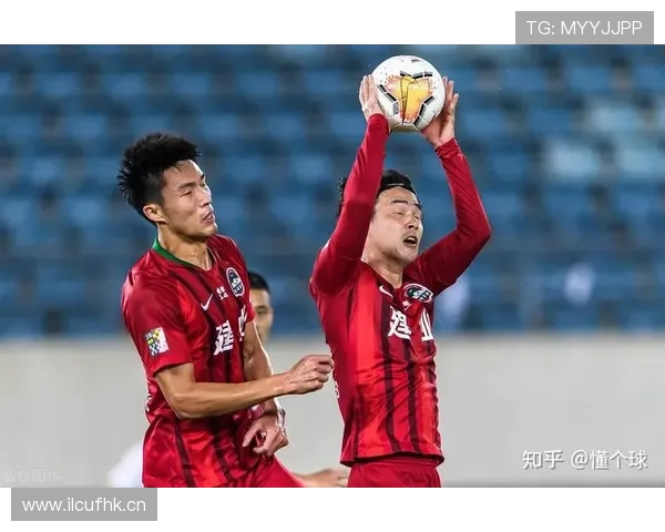 塞维利亚财政危机持续发酵,对球队引援与赛季竞争力形成制约 塞维利亚财政危机持续发酵,对球队引援与赛季竞争力形成制约