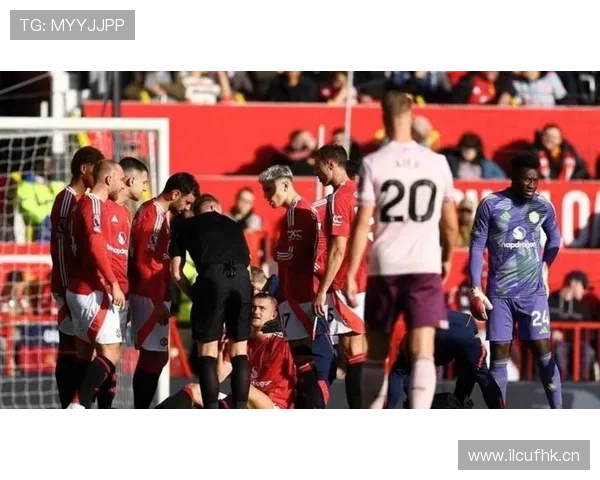 曼联防线失误频繁,防守稳定性持续下滑引发关注 曼联防线失误频繁,防守稳定性持续下滑引发关注