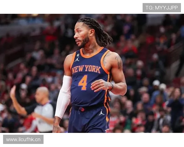 德里克·罗斯挡拆突入制造错位，较巅峰更倚重组织