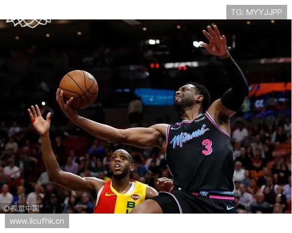 理查德森突破创造机会提升球队关键时刻得分效率